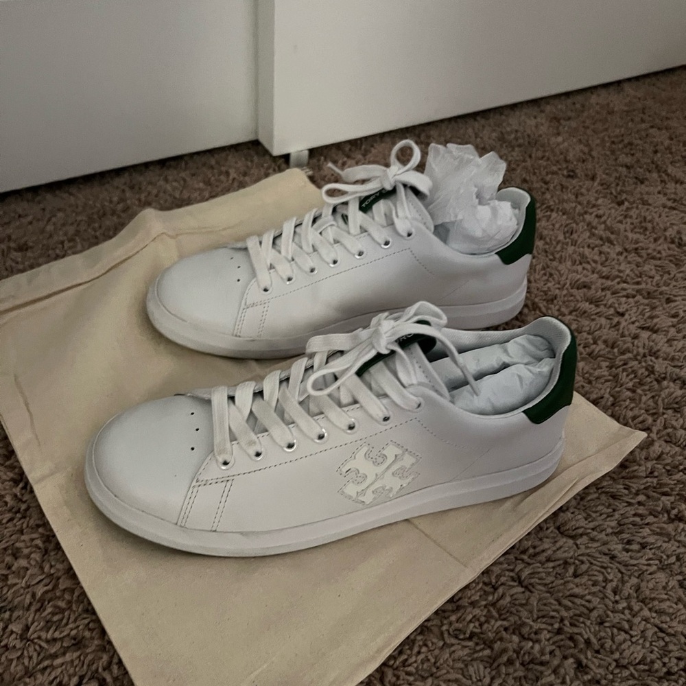 Tory Burch Size 8 Double T sneakers